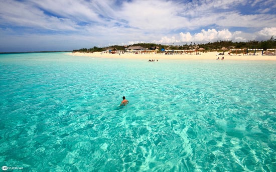 World___Cuba_Relax_on_the_beach_in_the_resort_of_Cayo_Coco__Cuba_066509_